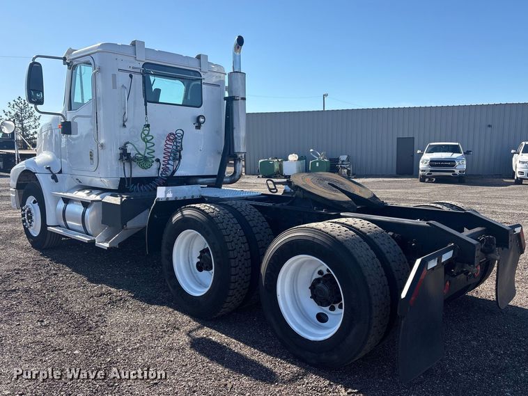 image for item EG8857 2006 International 9400 semi truck