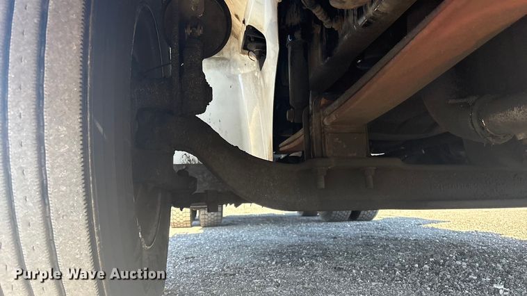 image for item EG8857 2006 International 9400 semi truck