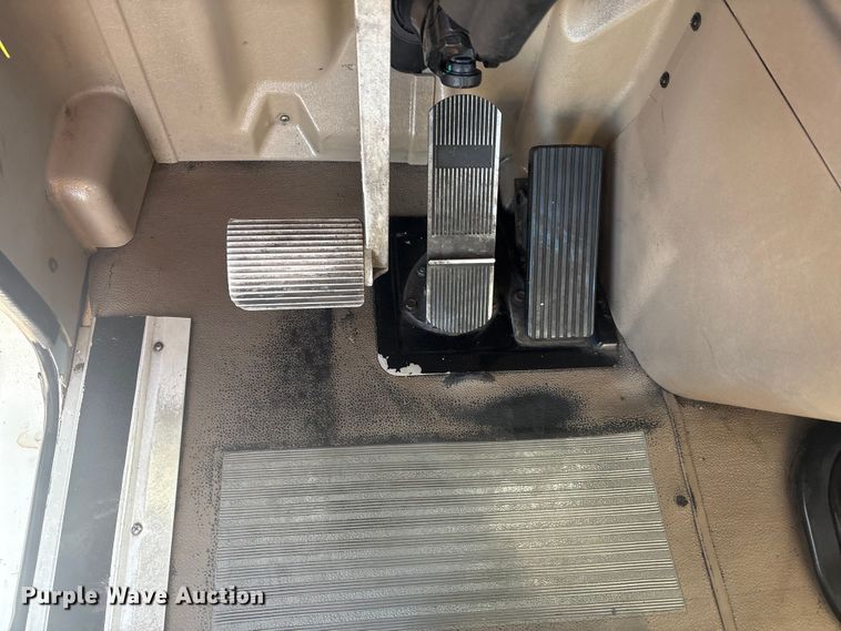 image for item EG8857 2006 International 9400 semi truck