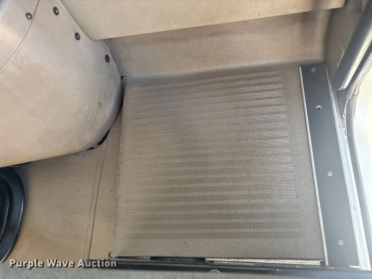 image for item EG8857 2006 International 9400 semi truck