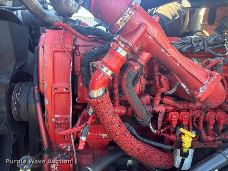 image for item EG8857 2006 International 9400 semi truck