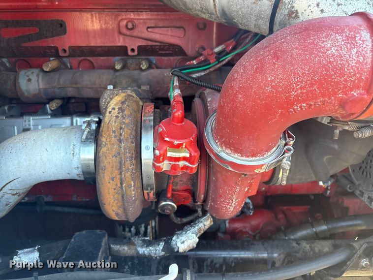 image for item EG8857 2006 International 9400 semi truck