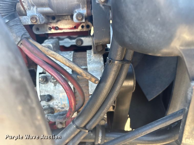 image for item EG8857 2006 International 9400 semi truck