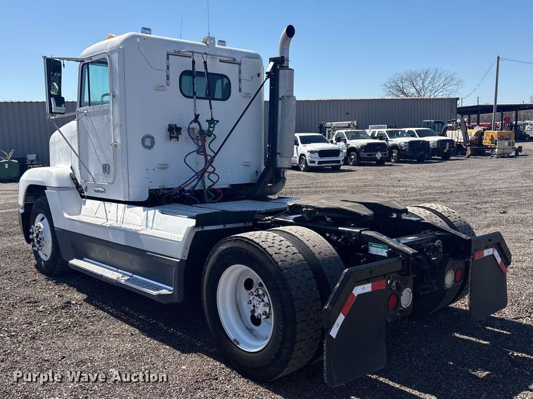 image for item EG8860 1999 Freightliner FLD  semi truck