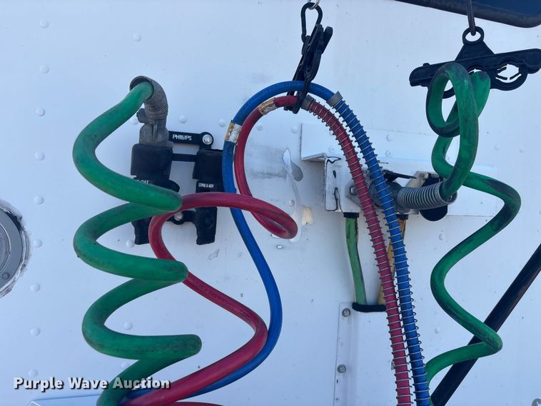 image for item EG8860 1999 Freightliner FLD  semi truck