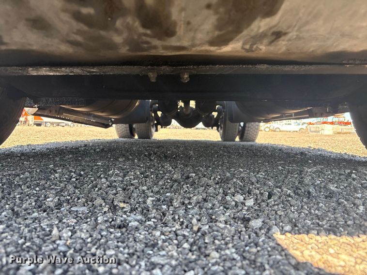 image for item EG8860 1999 Freightliner FLD  semi truck