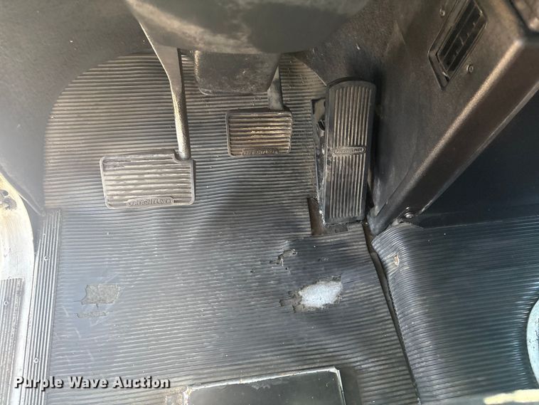 image for item EG8860 1999 Freightliner FLD  semi truck