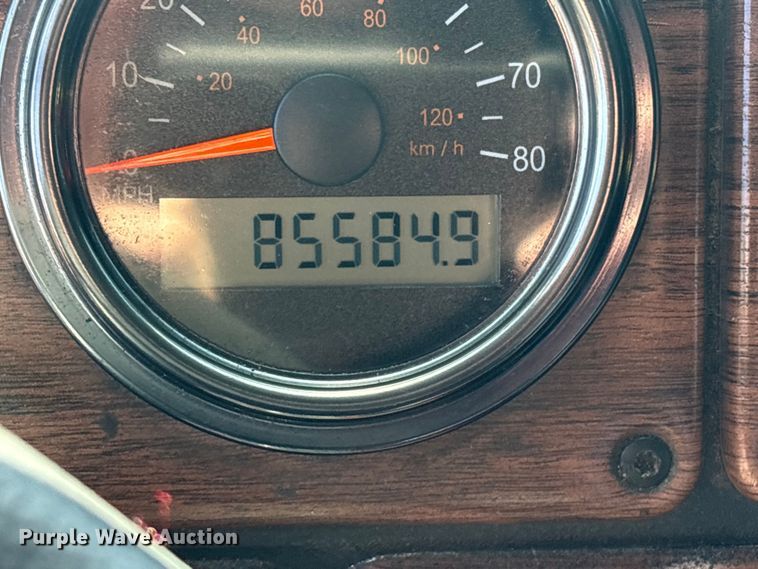 image for item EG8860 1999 Freightliner FLD  semi truck