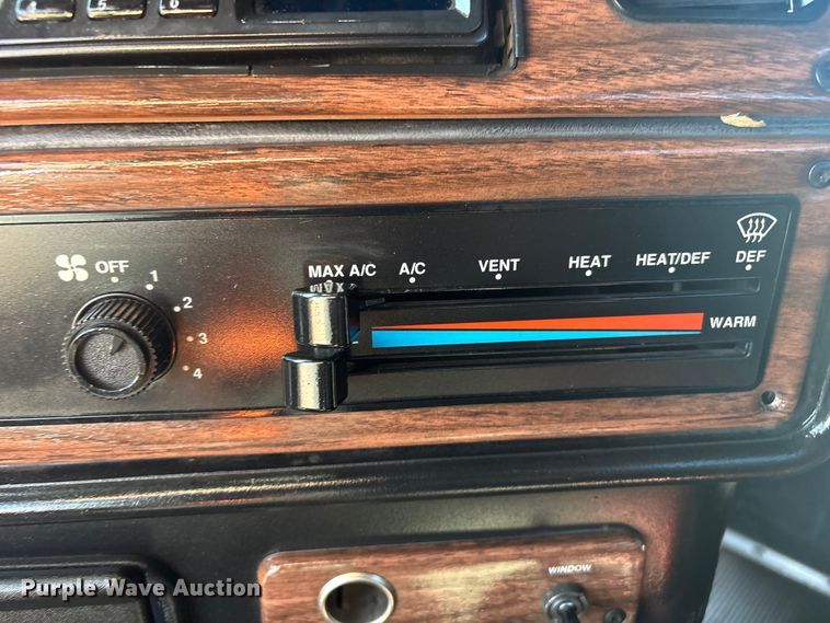 image for item EG8860 1999 Freightliner FLD  semi truck