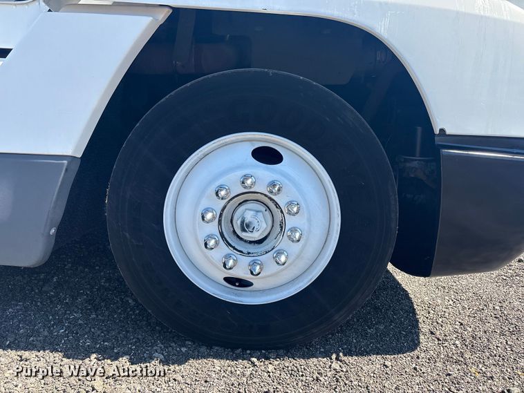 image for item EG8860 1999 Freightliner FLD  semi truck