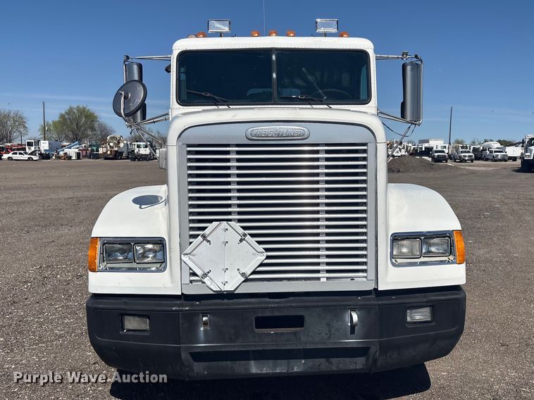 image for item EG8861 1999 Freightliner FLD semi truck
