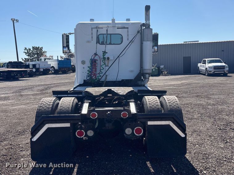 image for item EG8861 1999 Freightliner FLD semi truck