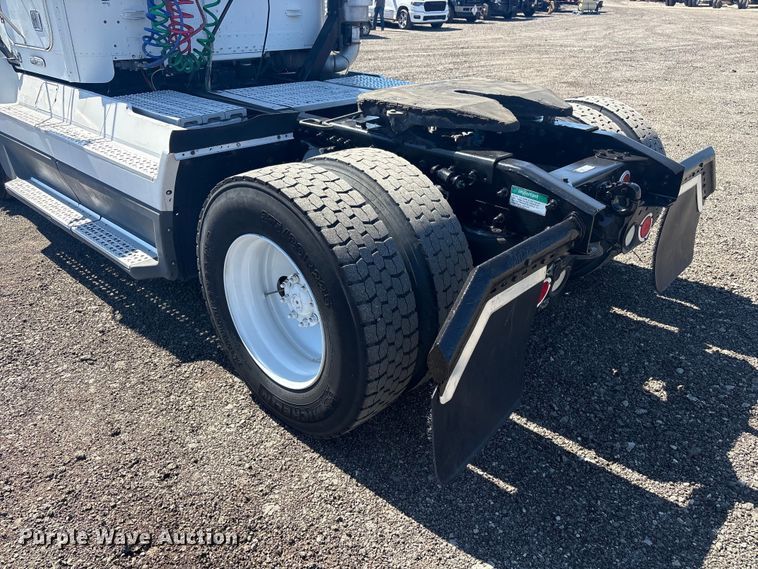 image for item EG8861 1999 Freightliner FLD semi truck