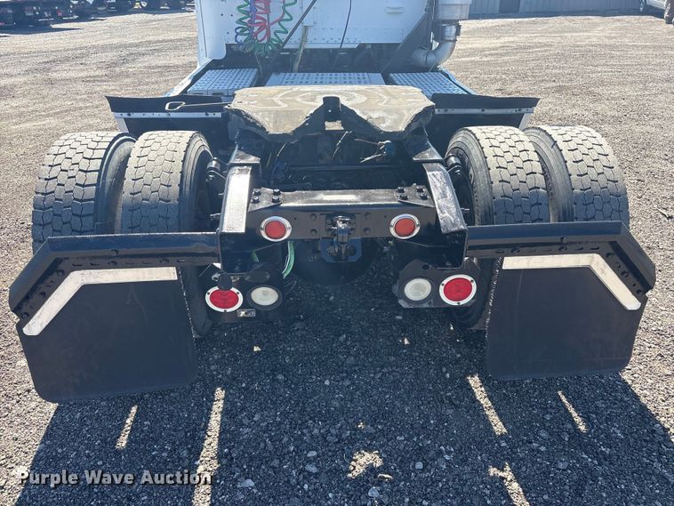 image for item EG8861 1999 Freightliner FLD semi truck