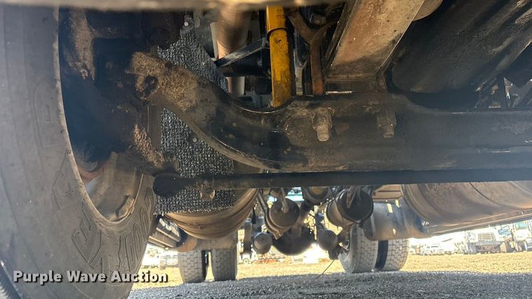 image for item EG8861 1999 Freightliner FLD semi truck