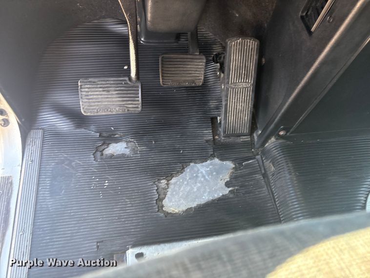 image for item EG8861 1999 Freightliner FLD semi truck