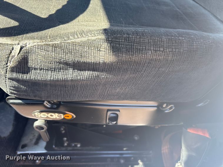 image for item EG8861 1999 Freightliner FLD semi truck