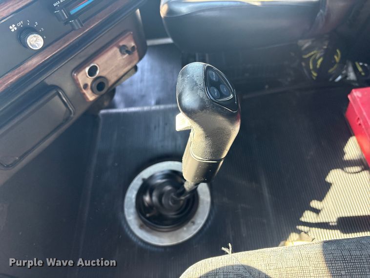 image for item EG8861 1999 Freightliner FLD semi truck