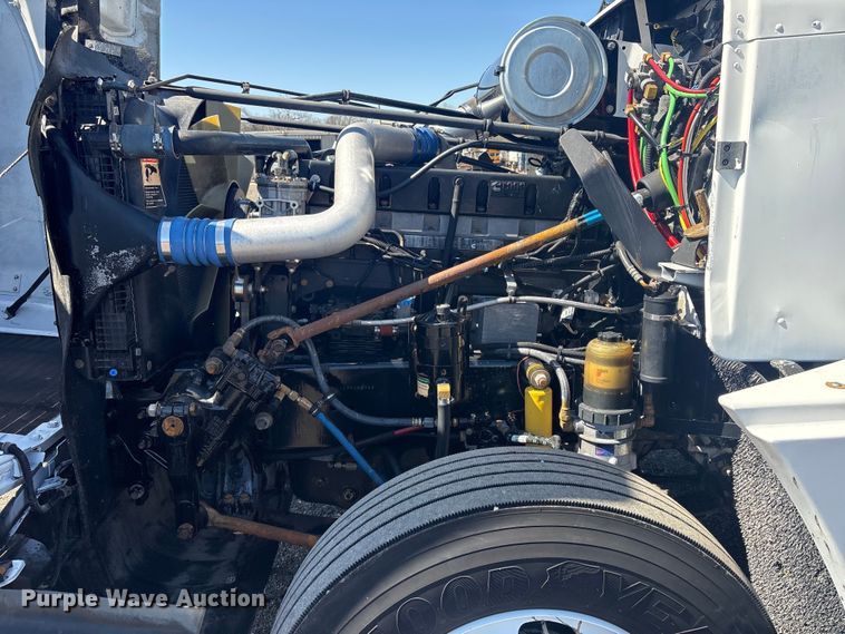 image for item EG8861 1999 Freightliner FLD semi truck