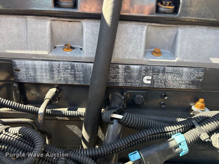 image for item EG8861 1999 Freightliner FLD semi truck