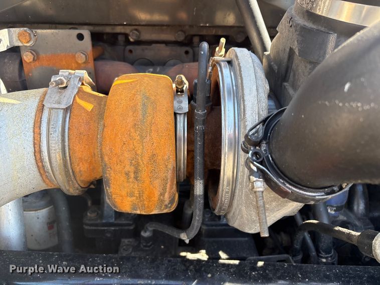 image for item EG8861 1999 Freightliner FLD semi truck