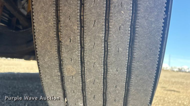 image for item EG8861 1999 Freightliner FLD semi truck