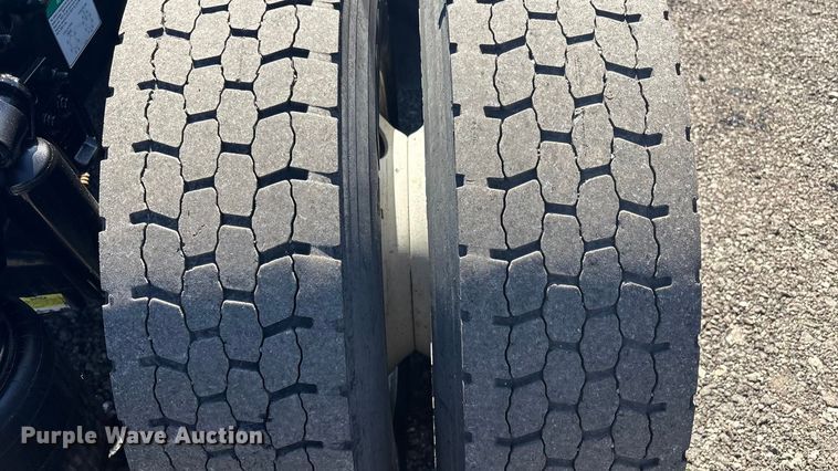 image for item EG8861 1999 Freightliner FLD semi truck