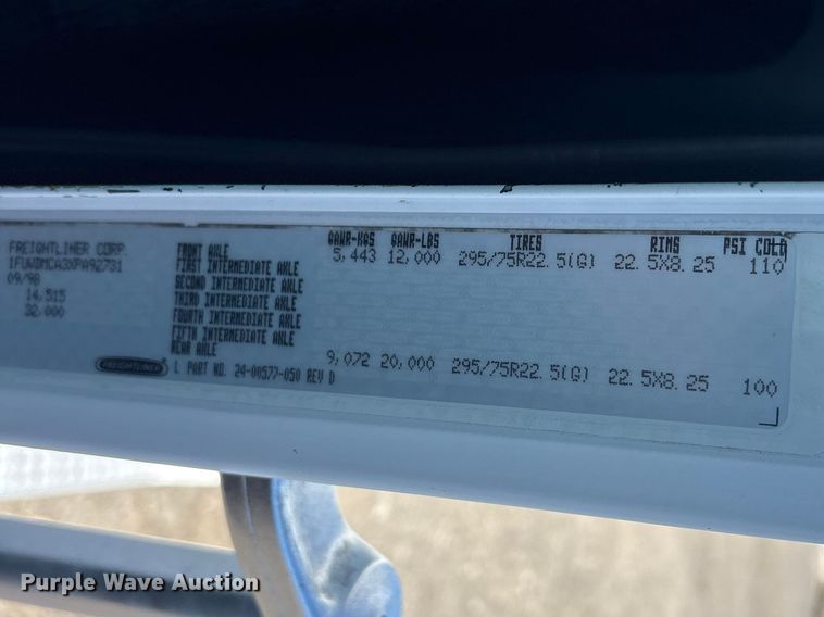 image for item EG8861 1999 Freightliner FLD semi truck