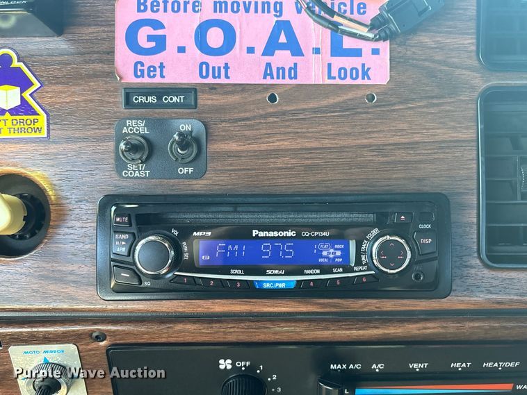 image for item EG8862 1999 Freightliner semi truck