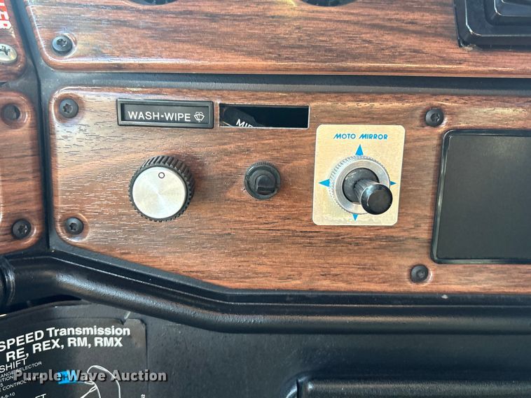 image for item EG8862 1999 Freightliner semi truck