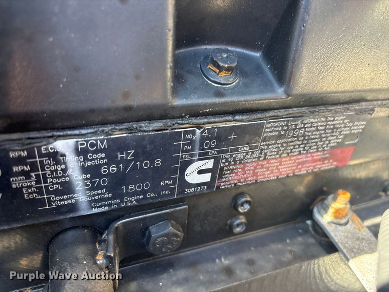 image for item EG8862 1999 Freightliner semi truck