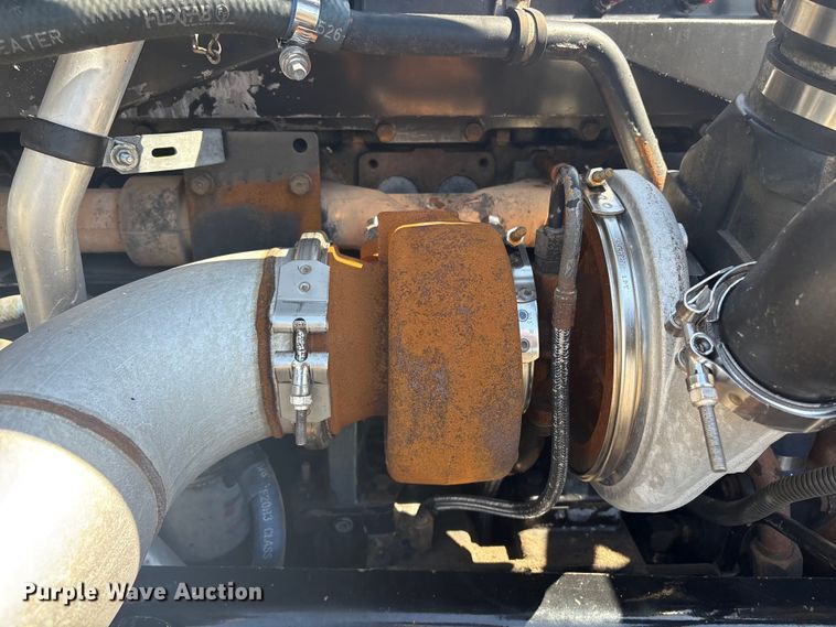 image for item EG8862 1999 Freightliner semi truck