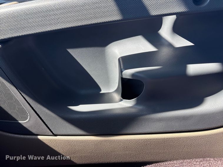 image for item EG8864 2016 Freightliner Cascadia semi truck