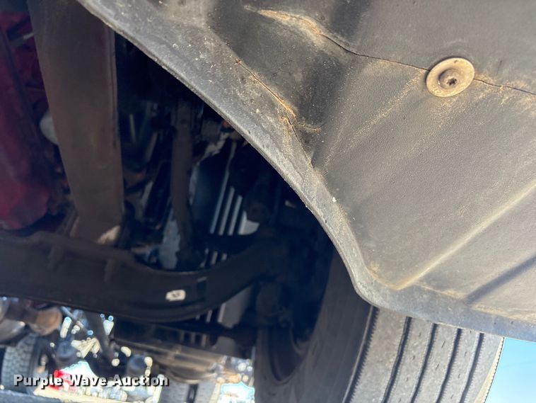 image for item EG8864 2016 Freightliner Cascadia semi truck