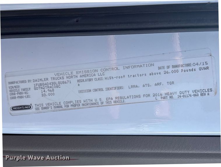 image for item EG8864 2016 Freightliner Cascadia semi truck