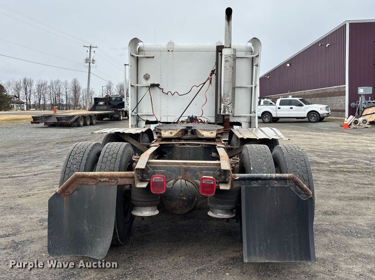 image for item EM5034 1994 Freightliner FLD semi truck