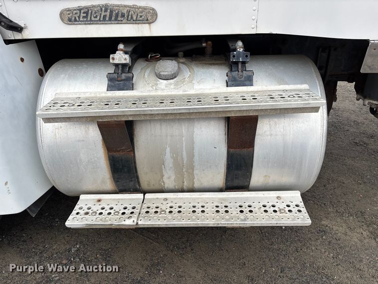 image for item EM5034 1994 Freightliner FLD semi truck