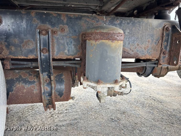 image for item EM5034 1994 Freightliner FLD semi truck