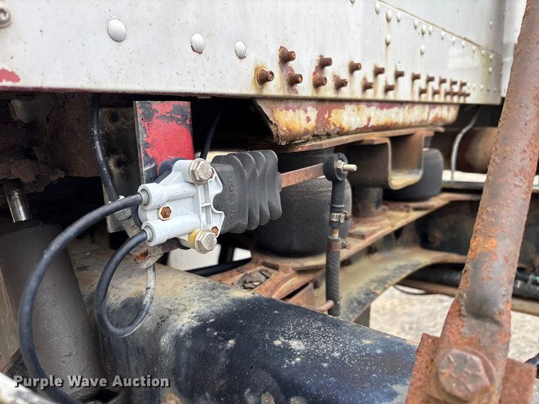 image for item EM5034 1994 Freightliner FLD semi truck