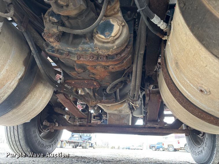 image for item EM5034 1994 Freightliner FLD semi truck