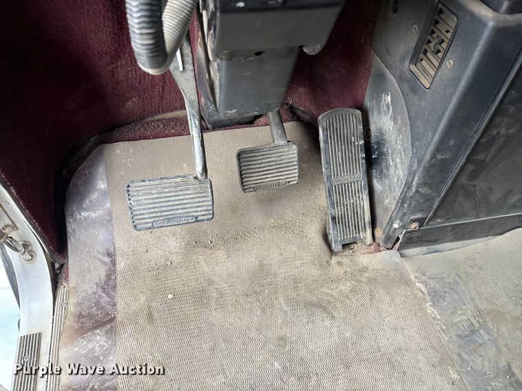 image for item EM5034 1994 Freightliner FLD semi truck