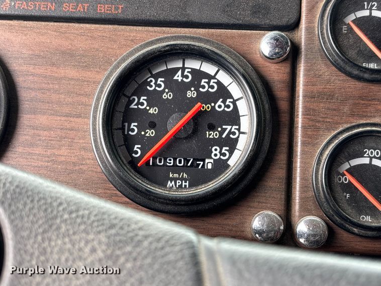 image for item EM5034 1994 Freightliner FLD semi truck