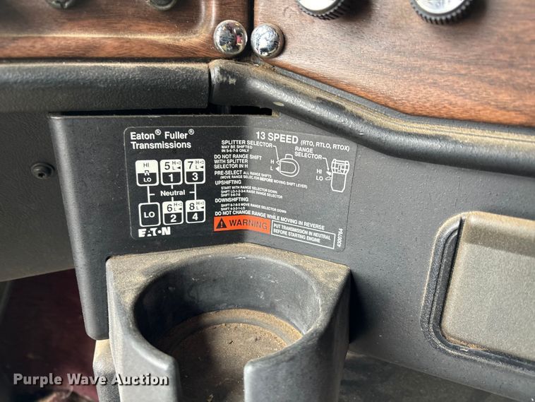 image for item EM5034 1994 Freightliner FLD semi truck