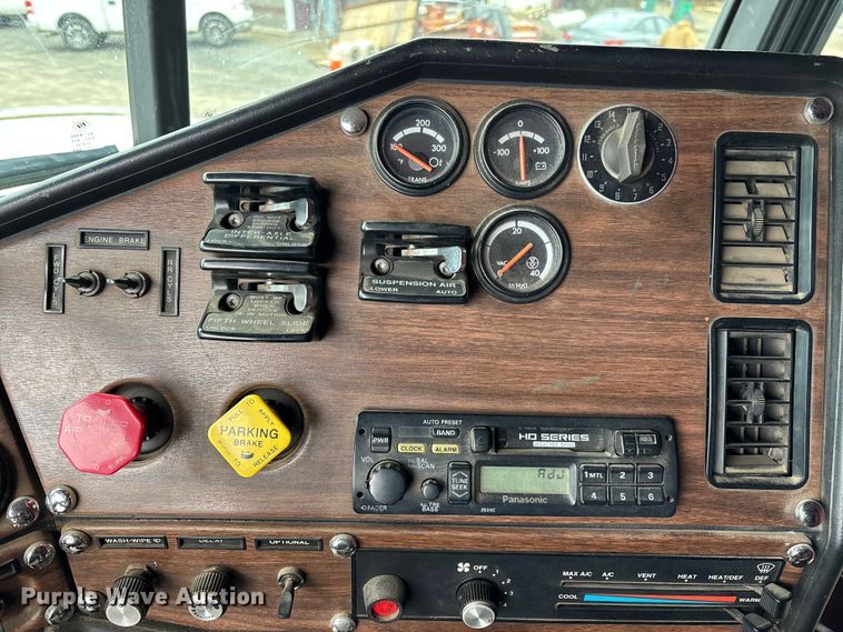 image for item EM5034 1994 Freightliner FLD semi truck
