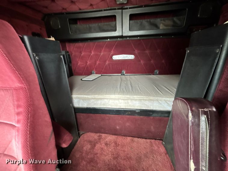 image for item EM5034 1994 Freightliner FLD semi truck