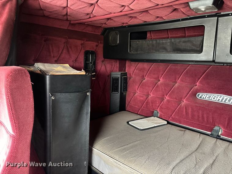 image for item EM5034 1994 Freightliner FLD semi truck