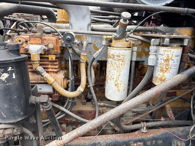 image for item EM5034 1994 Freightliner FLD semi truck