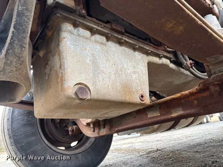 image for item EM5034 1994 Freightliner FLD semi truck