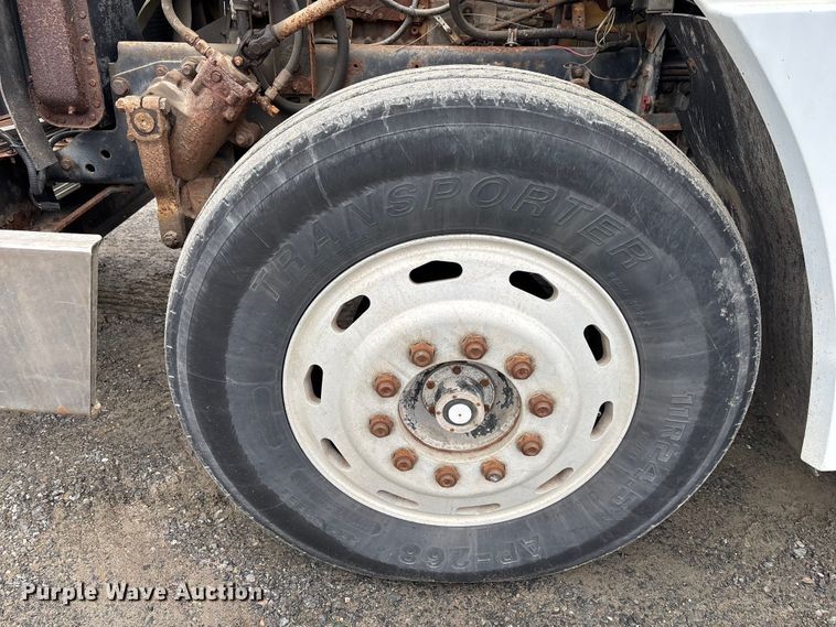 image for item EM5034 1994 Freightliner FLD semi truck