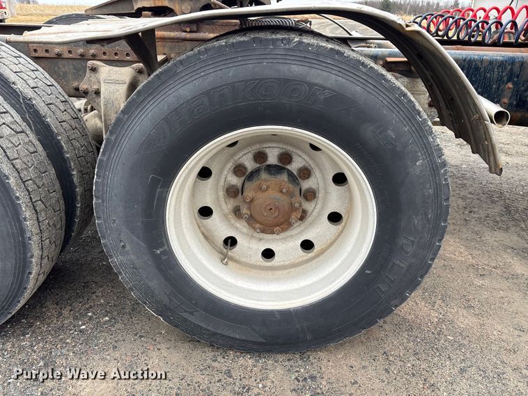 image for item EM5034 1994 Freightliner FLD semi truck